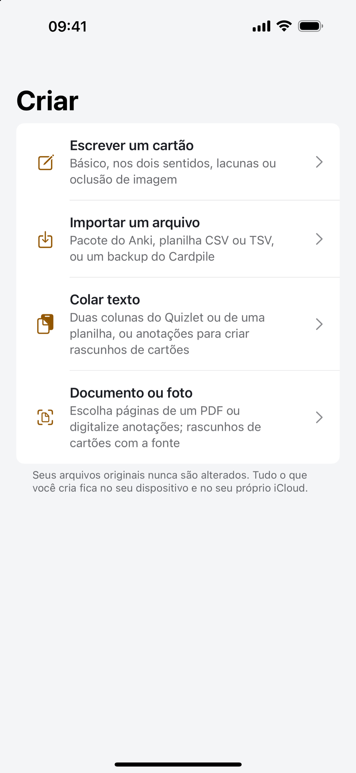 Um baralho Anki importado em Cardpile, no iPhone, com as cartões listados e prontos para estudar